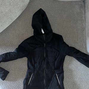 Lululemon down running jacket// excellent condition